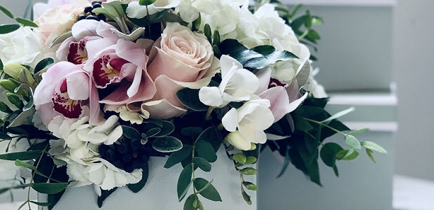 Lucie Mason Flowers Designer's Choice seasonal flowers hand tied bouquet